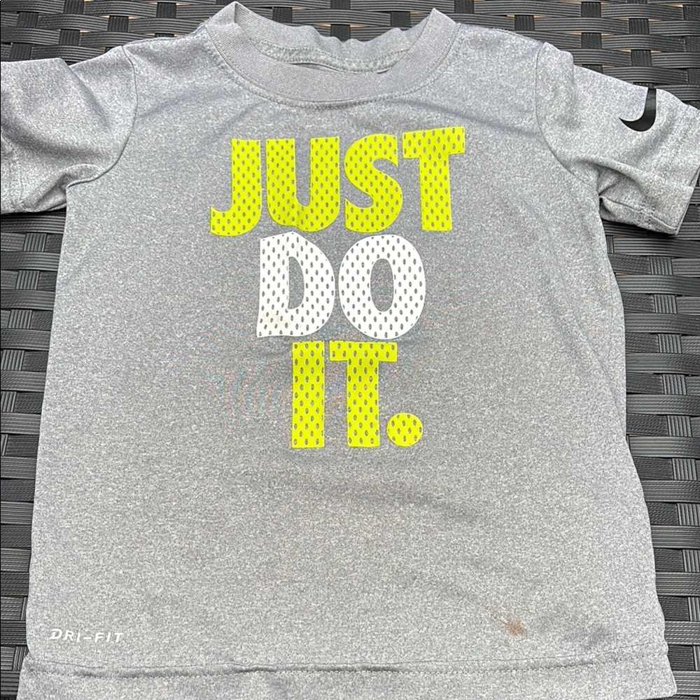 Nike Kids Gray T-Shirt with Yellow Print